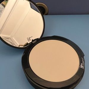 It Cosmetics Bye Bye Pores Translucent Powder